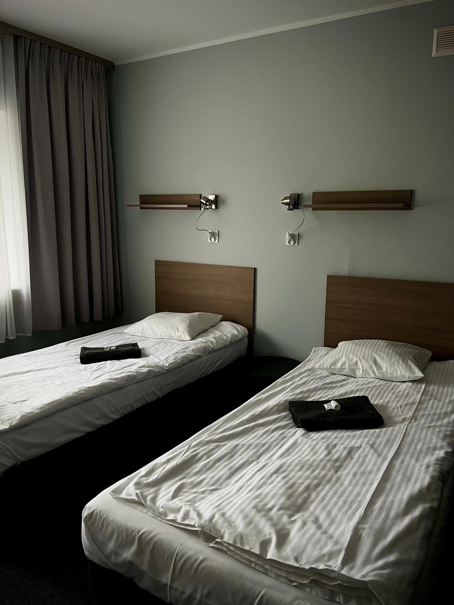Hostel Azymut Września Buitenkant foto