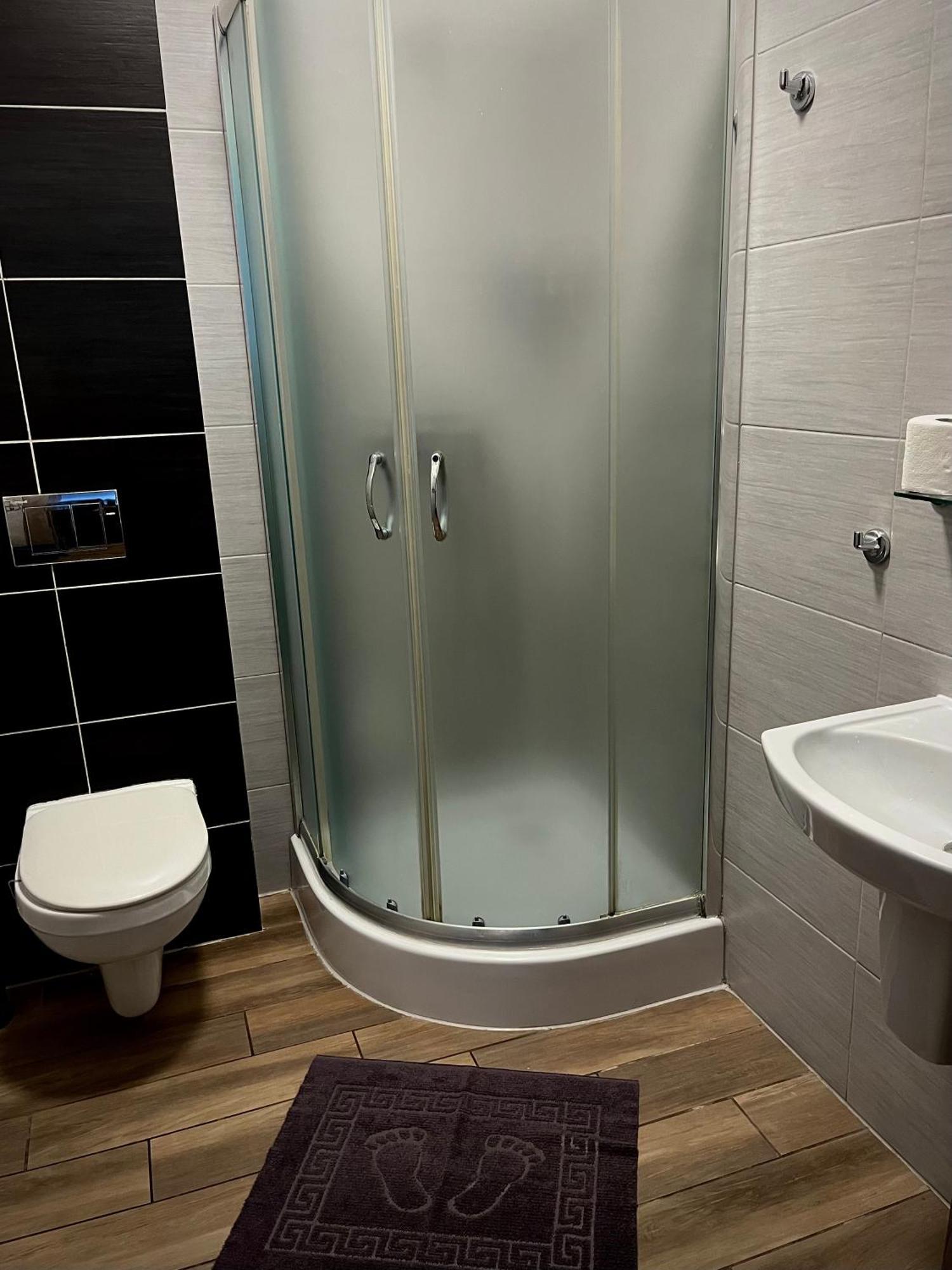 Hostel Azymut Września Buitenkant foto